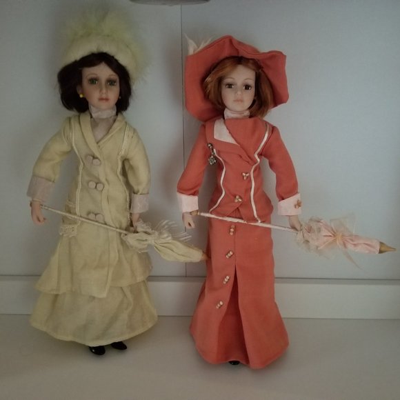 Set of two Collectible Memories Porcelain Dolls - Picture 2 of 9